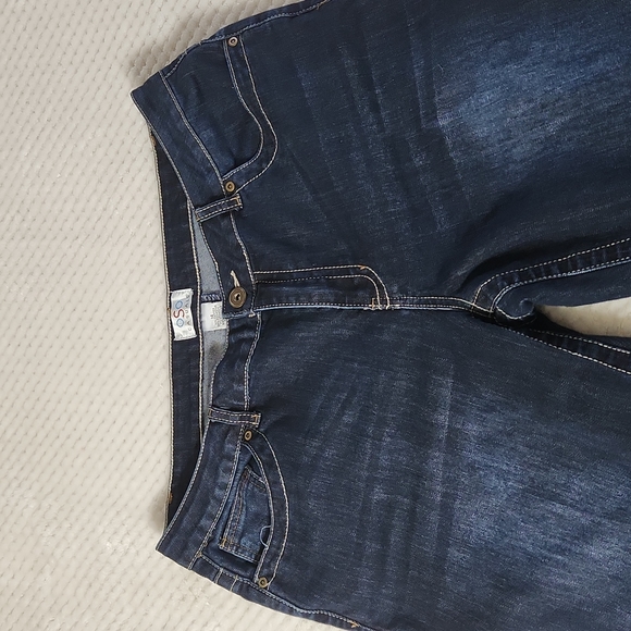 OSO WOMENS CAPRI JEANS SIZE 14 DARK BLUE COLOR - Picture 3 of 12